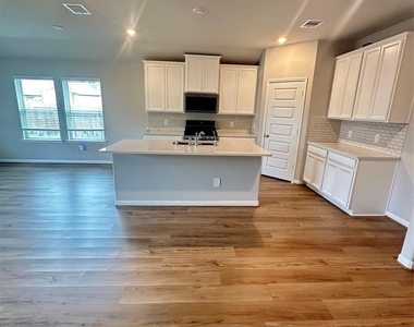 3435 Dry Creek Dr - Photo Thumbnail 2