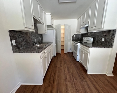 1231 Sycamore Avenue - Photo Thumbnail 13