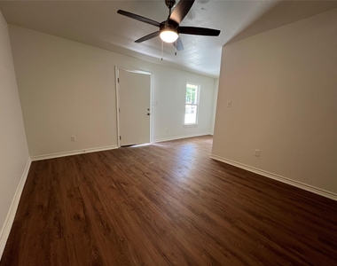 1231 Sycamore Avenue - Photo Thumbnail 11