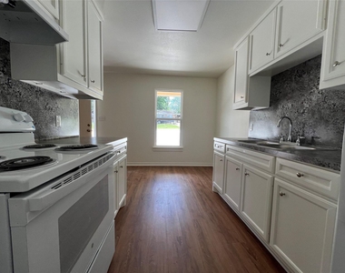 1231 Sycamore Avenue - Photo Thumbnail 16