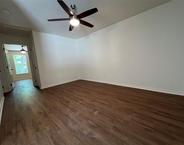 1231 Sycamore Avenue - Photo Thumbnail 10