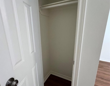1231 Sycamore Avenue - Photo Thumbnail 17