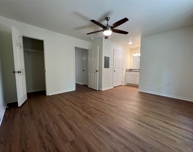 1231 Sycamore Avenue - Photo Thumbnail 7
