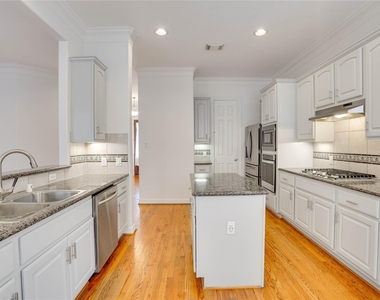 3015 W Park At Fairdale - Photo Thumbnail 2