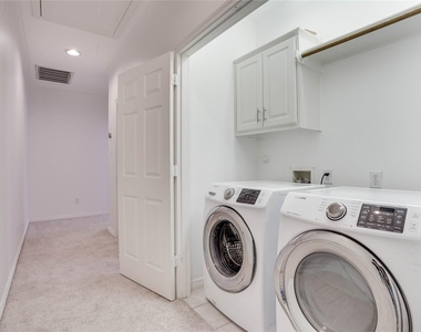 3015 W Park At Fairdale - Photo Thumbnail 13