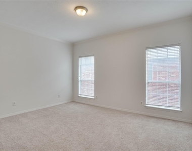3015 W Park At Fairdale - Photo Thumbnail 15