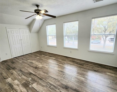 14335 Berrington Drive - Photo Thumbnail 14