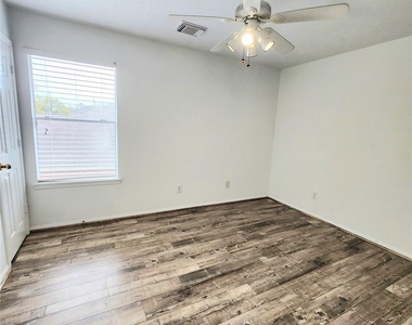 14335 Berrington Drive - Photo Thumbnail 18