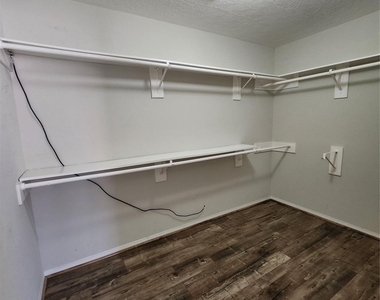 14335 Berrington Drive - Photo Thumbnail 10