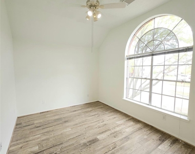 14335 Berrington Drive - Photo Thumbnail 16