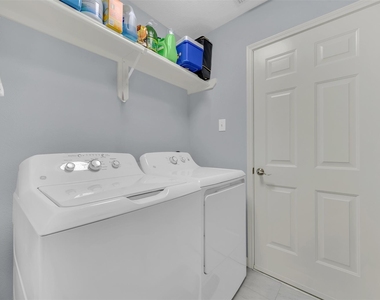 3830 Landon Park Drive - Photo Thumbnail 14