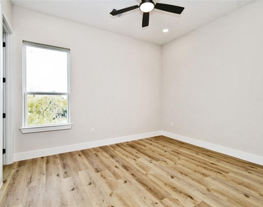 3229 Tuam Street - Photo Thumbnail 29