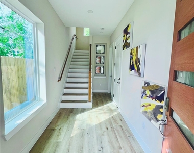 3229 Tuam Street - Photo Thumbnail 5