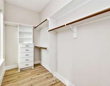 3229 Tuam Street - Photo Thumbnail 24