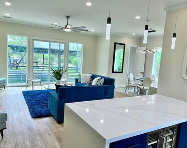 3229 Tuam Street - Photo Thumbnail 12