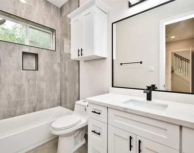 3229 Tuam Street - Photo Thumbnail 7