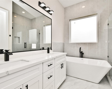 3229 Tuam Street - Photo Thumbnail 26