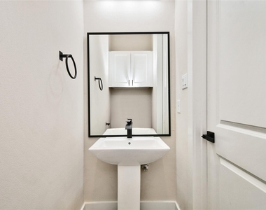 3229 Tuam Street - Photo Thumbnail 21
