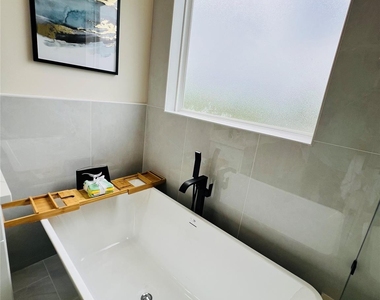 3229 Tuam Street - Photo Thumbnail 27