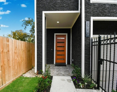 3229 Tuam Street - Photo Thumbnail 4