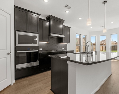 2610 Glacier Point Drive - Photo Thumbnail 7