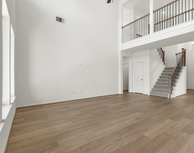 2610 Glacier Point Drive - Photo Thumbnail 3