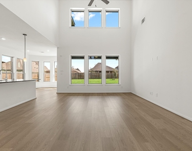 2610 Glacier Point Drive - Photo Thumbnail 4
