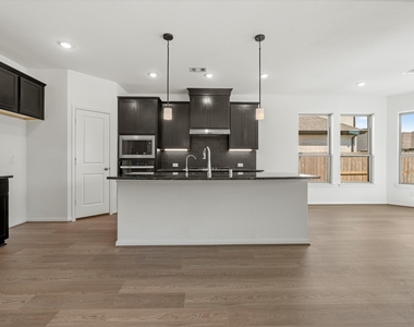 2610 Glacier Point Drive - Photo Thumbnail 5