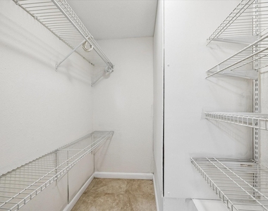 2206 Mason Street - Photo Thumbnail 10