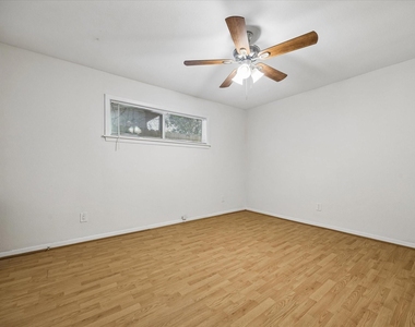 2206 Mason Street - Photo Thumbnail 8