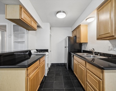 2206 Mason Street - Photo Thumbnail 5
