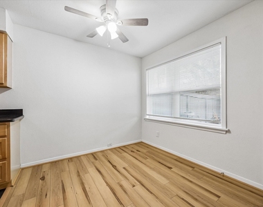 2206 Mason Street - Photo Thumbnail 3
