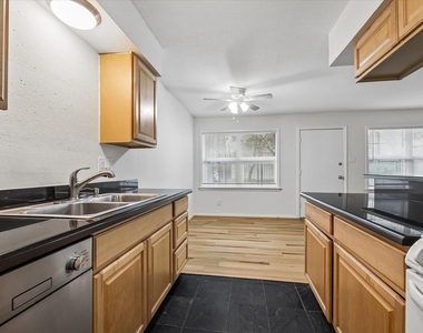 2206 Mason Street - Photo Thumbnail 6