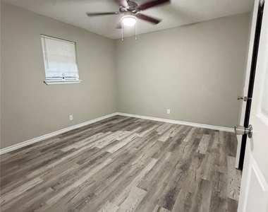 1614 Vauthier Street - Photo Thumbnail 7