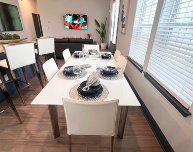 4250 Woodridge Parkway - Photo Thumbnail 7