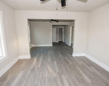 3307 Broadway Street - Photo Thumbnail 3