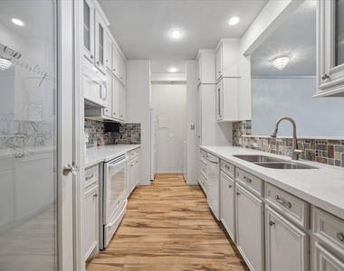 2475 Underwood Street - Photo Thumbnail 3