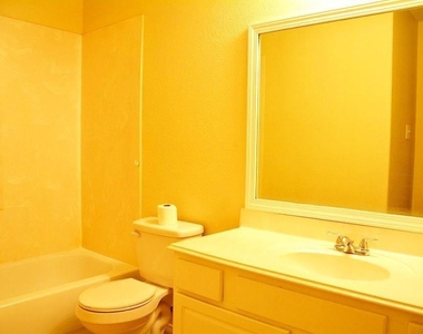 10011 Nw Park Place Drive - Photo Thumbnail 8