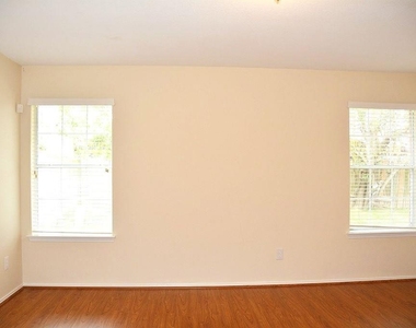 10011 Nw Park Place Drive - Photo Thumbnail 14