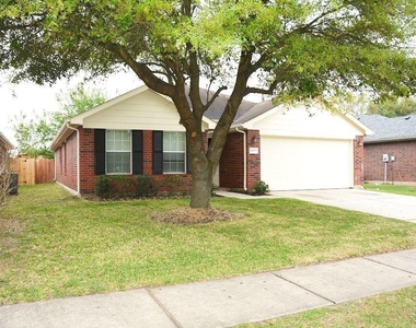 10011 Nw Park Place Drive - Photo Thumbnail 1