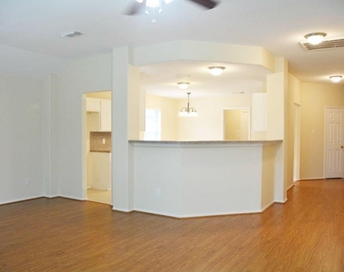 10011 Nw Park Place Drive - Photo Thumbnail 13
