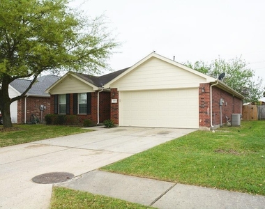 10011 Nw Park Place Drive - Photo Thumbnail 2