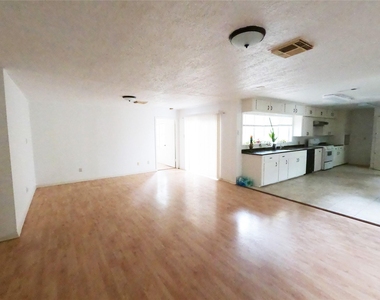 5231 Beechnut Street - Photo Thumbnail 11