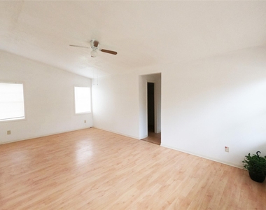 5231 Beechnut Street - Photo Thumbnail 15