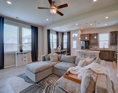 2543 Manor Valley Court - Photo Thumbnail 7
