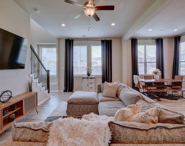 2543 Manor Valley Court - Photo Thumbnail 11