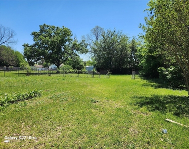 410 Rosamond Street - Photo Thumbnail 20