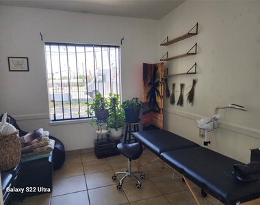 410 Rosamond Street - Photo Thumbnail 12