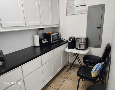 410 Rosamond Street - Photo Thumbnail 16