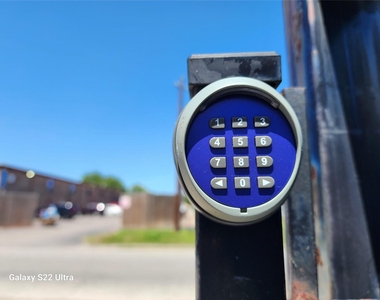 410 Rosamond Street - Photo Thumbnail 21